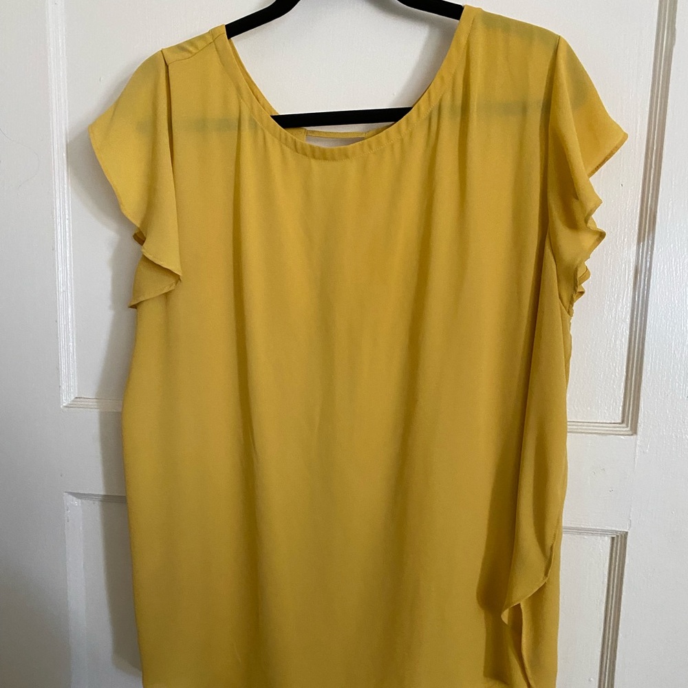 LOFT Plus Golden Yellow Flutter Sleeve Top in XL
